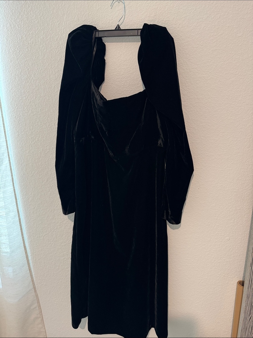 ANTONIO MELANI Black Velvet Long-Sleeve Dress
